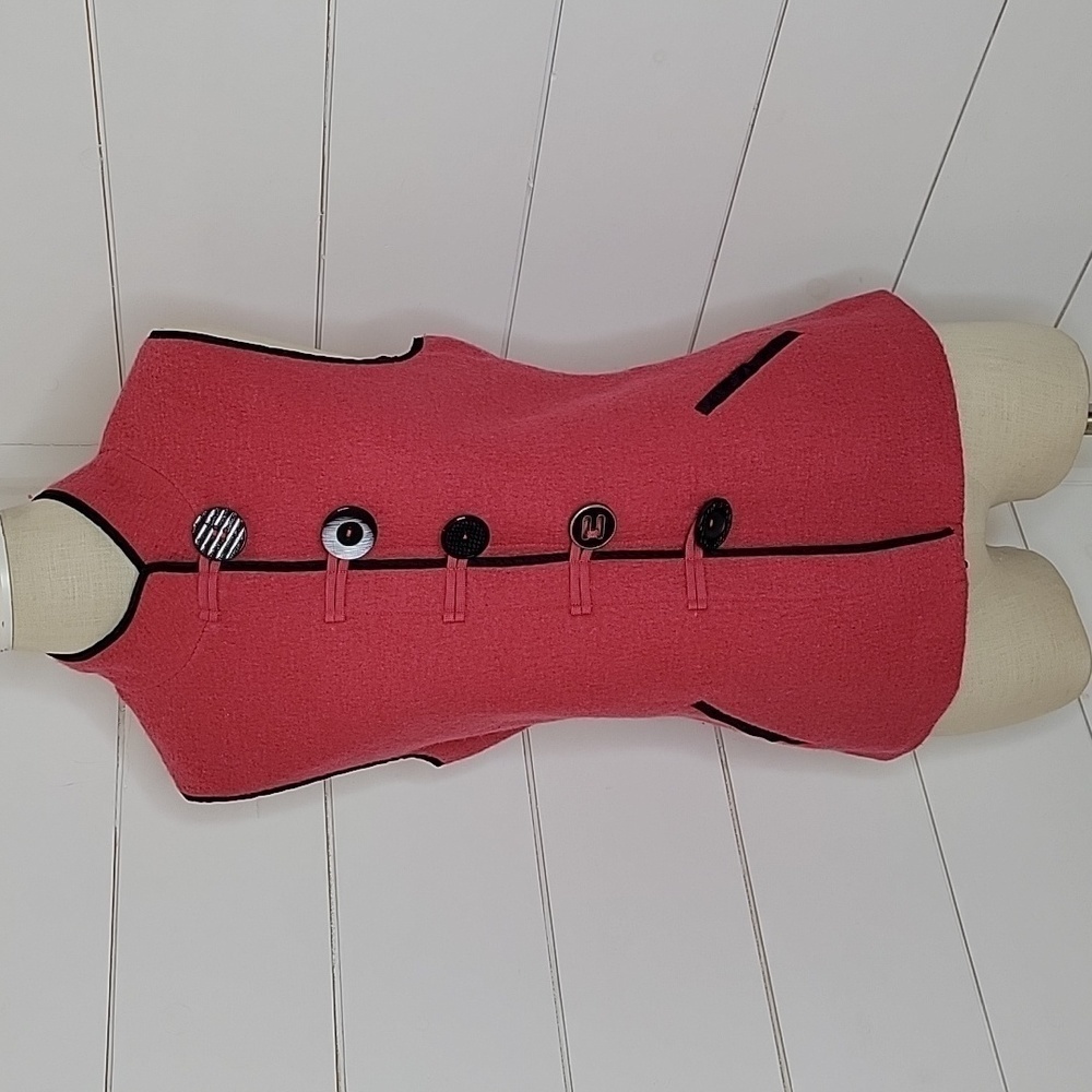 CARSON medium pink wool vest with black buttons